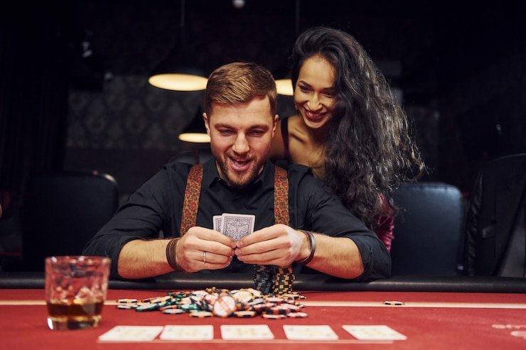 Antarmuka platform asik qq menampilkan sportsbook dan live dealer tables dengan berbagai permainan tersedia